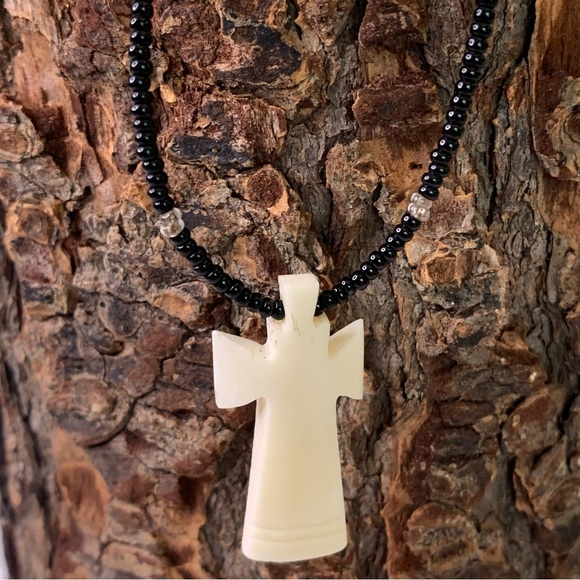 Vintage Bovine Bone Carved Cross Pendant Necklace w Black Glass Seed Beads 18" - Picture 3 of 12